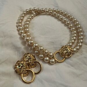 Beautiful vintage AVON faux pearl necklace with matching lion earrings.